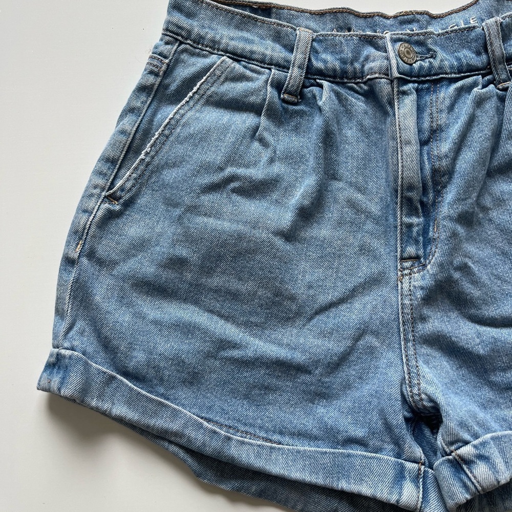 American Eagle Highwaisted Jean shorts - Picture 2 of 6
